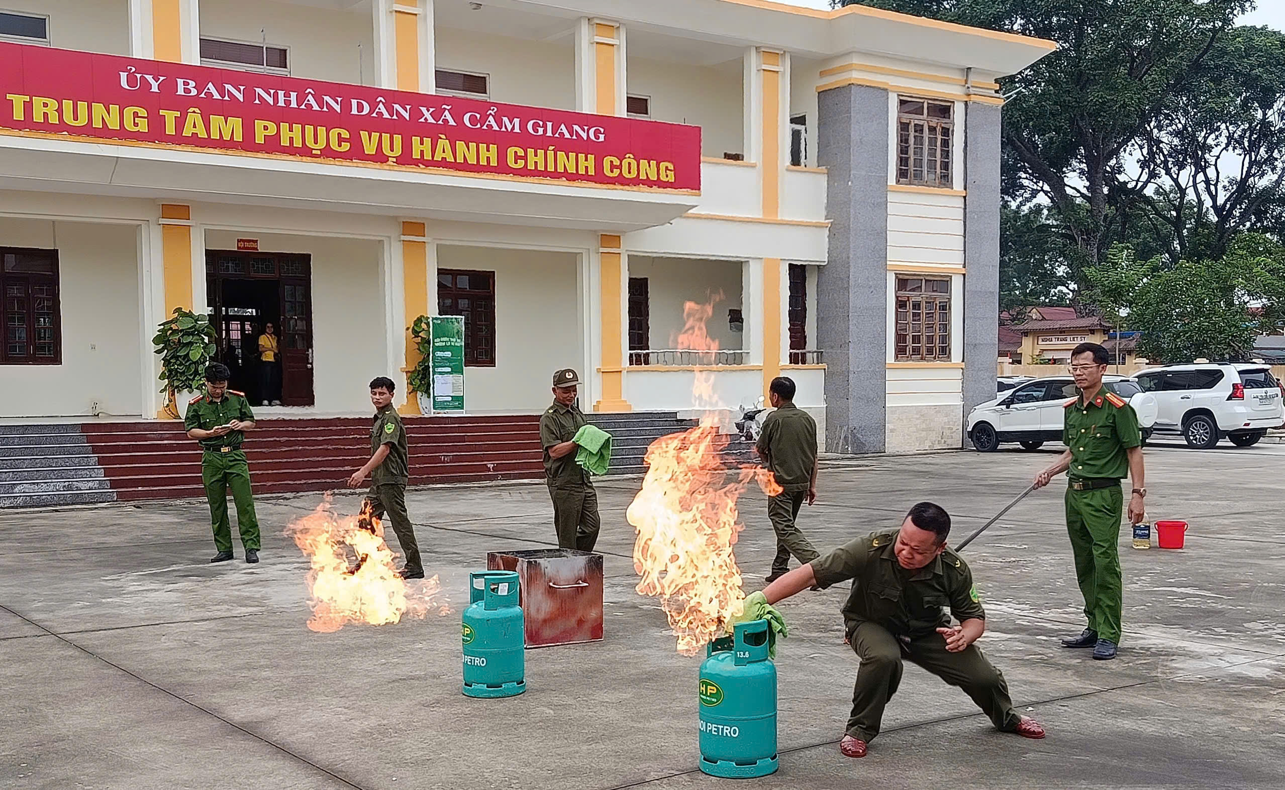 Tập huấn nghiệp vụ cho lực lượng tham gia bảo vệ an ninh, trật tự ở cơ sở năm 2025 trên địa bàn xã Cẩm Giang